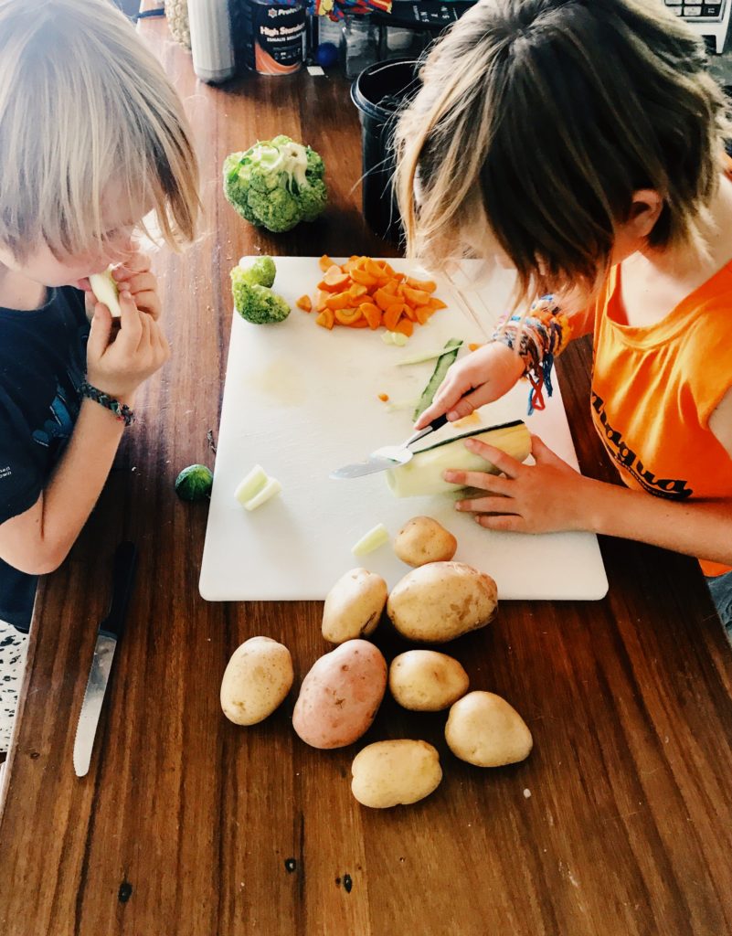 kids cutting veggies