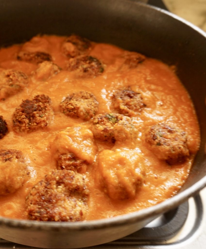 meatless meatballs in tomato sauce