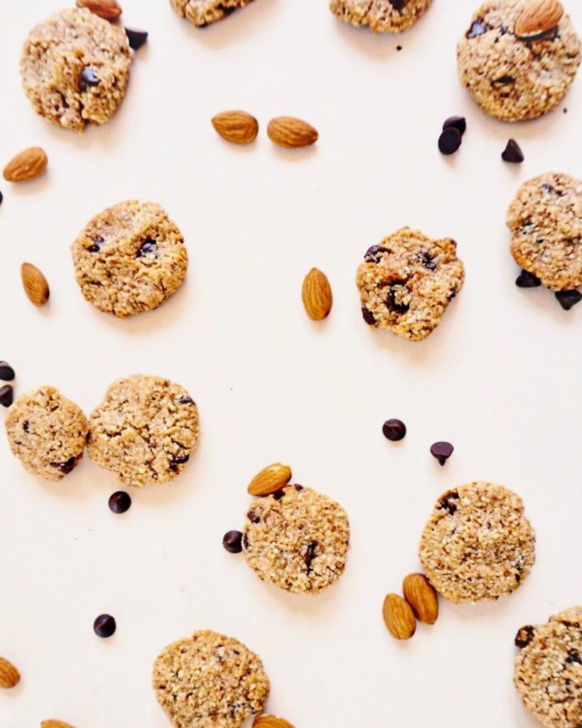 almonds and oats chocolate chip cookies