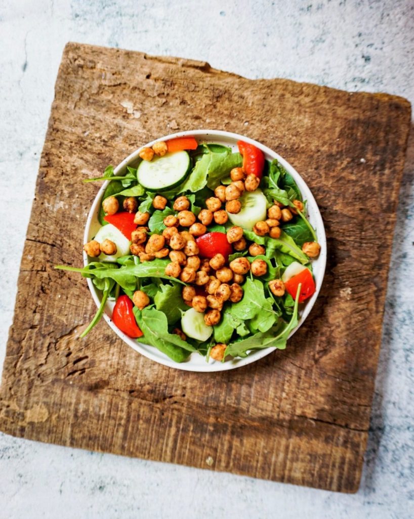 salad with baked and seasoned chickpeas
