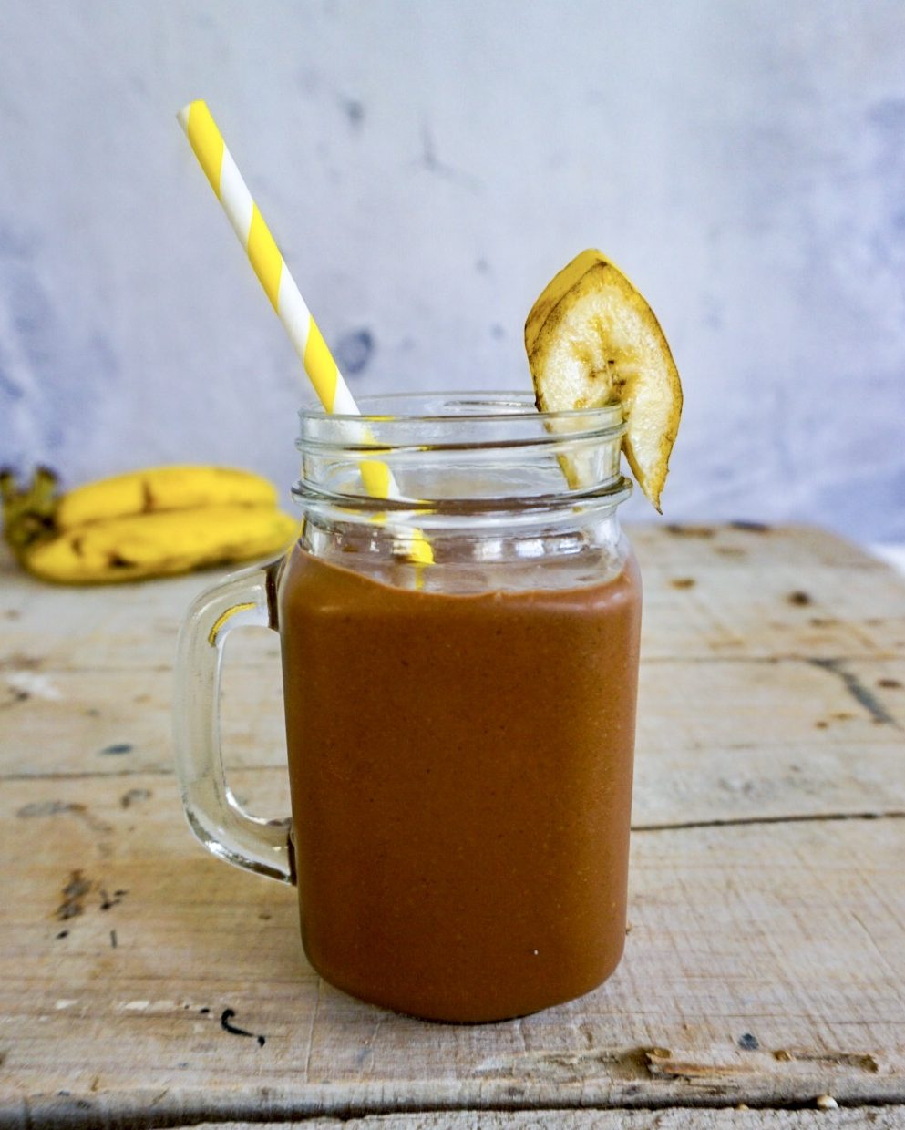 Rich yet healthy banana snickers shake - a healthy recipe by Familicious