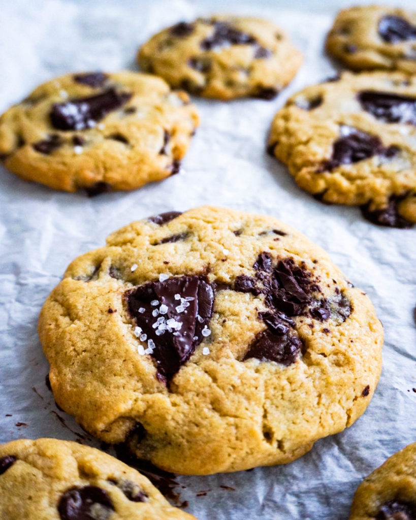almond dark chocolate chunk cookies