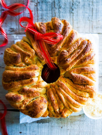 Garlic bread wreath