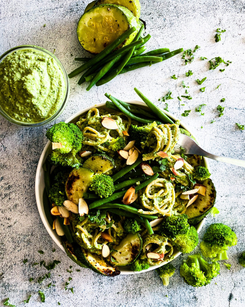 green spaghetti alfredo with veggies