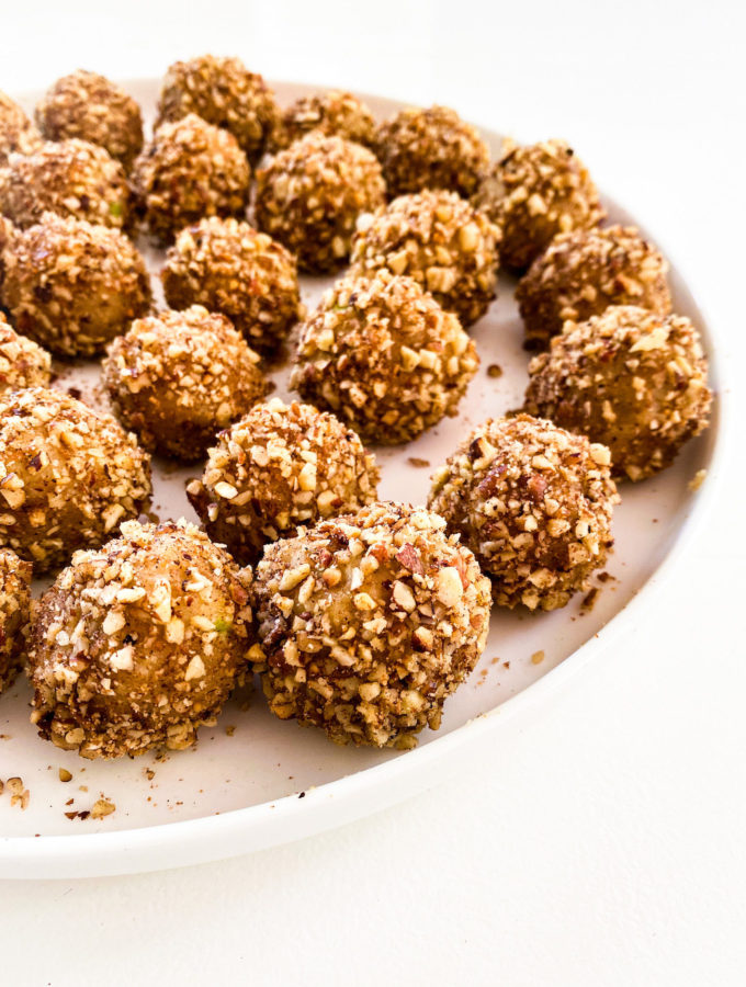 close up plate with apple pie bites