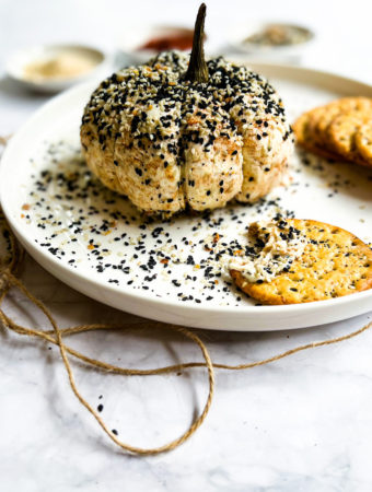 everything bagel cream cheese pumpkin with crackers